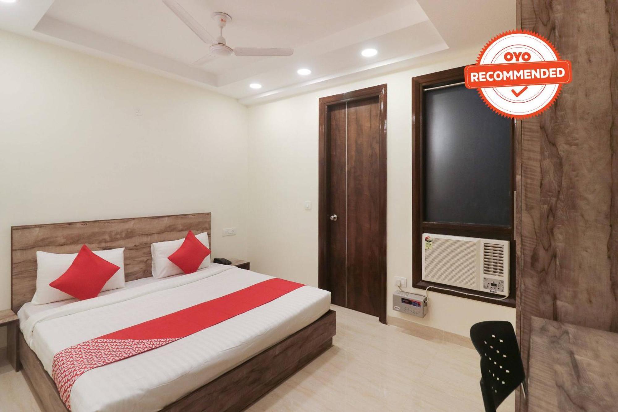 Super Hotel O Comfort Residency Near Artemis Hospital Гургаон Екстериор снимка