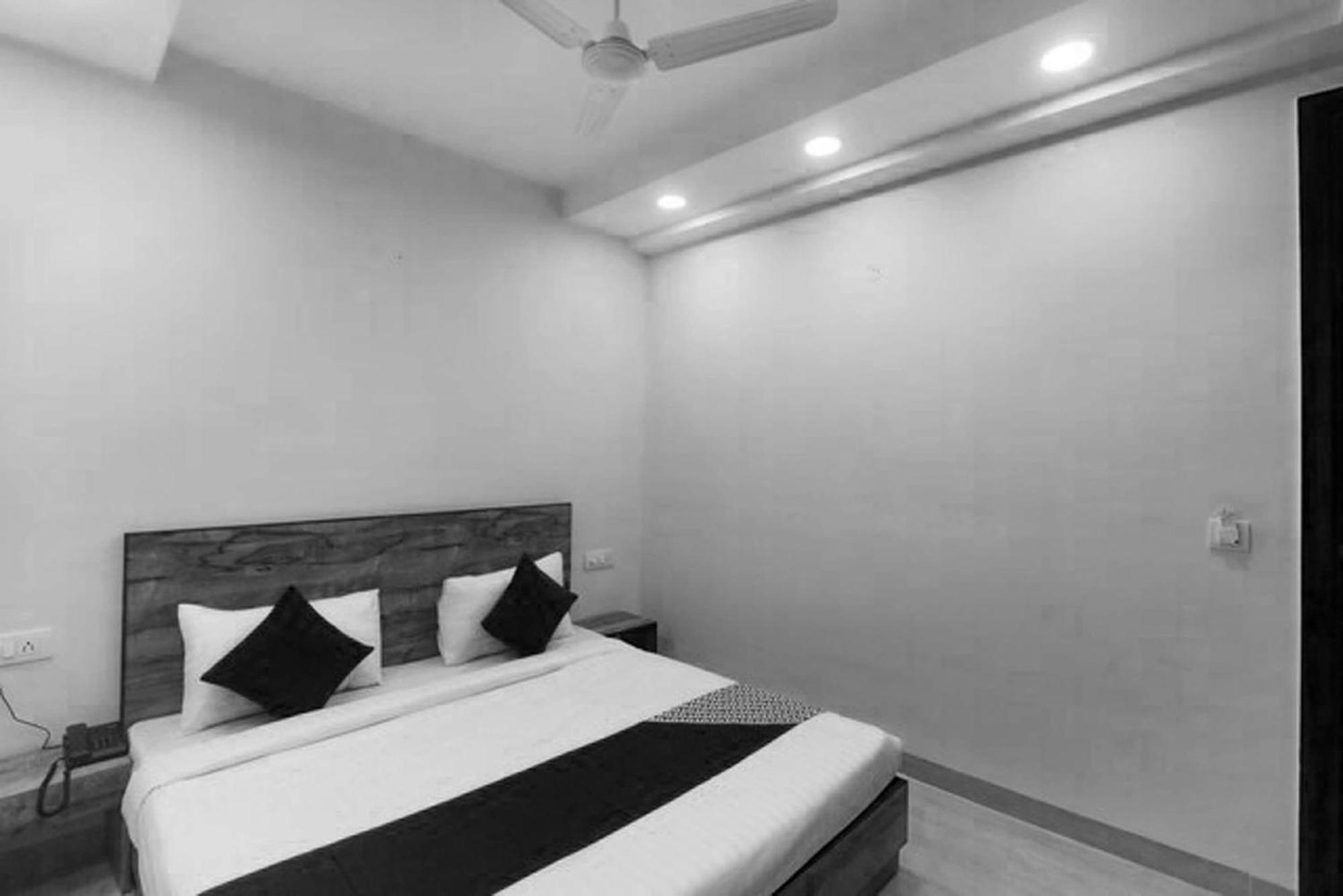 Super Hotel O Comfort Residency Near Artemis Hospital Гургаон Екстериор снимка