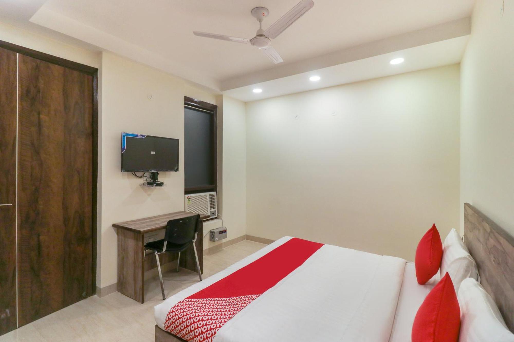 Super Hotel O Comfort Residency Near Artemis Hospital Гургаон Екстериор снимка