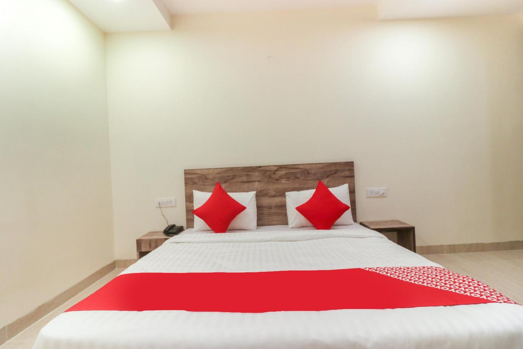 Super Hotel O Comfort Residency Near Artemis Hospital Гургаон Екстериор снимка