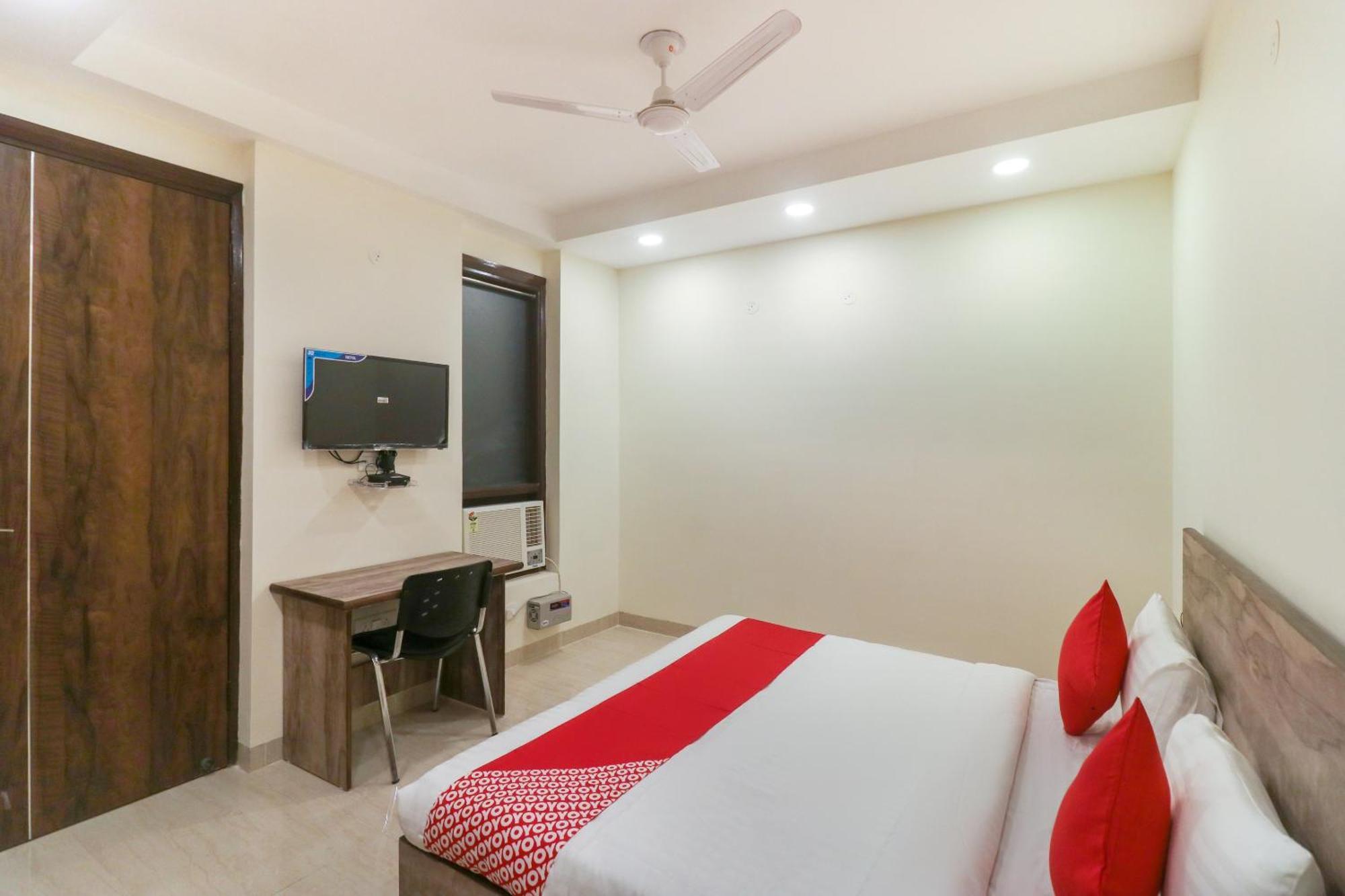 Super Hotel O Comfort Residency Near Artemis Hospital Гургаон Екстериор снимка